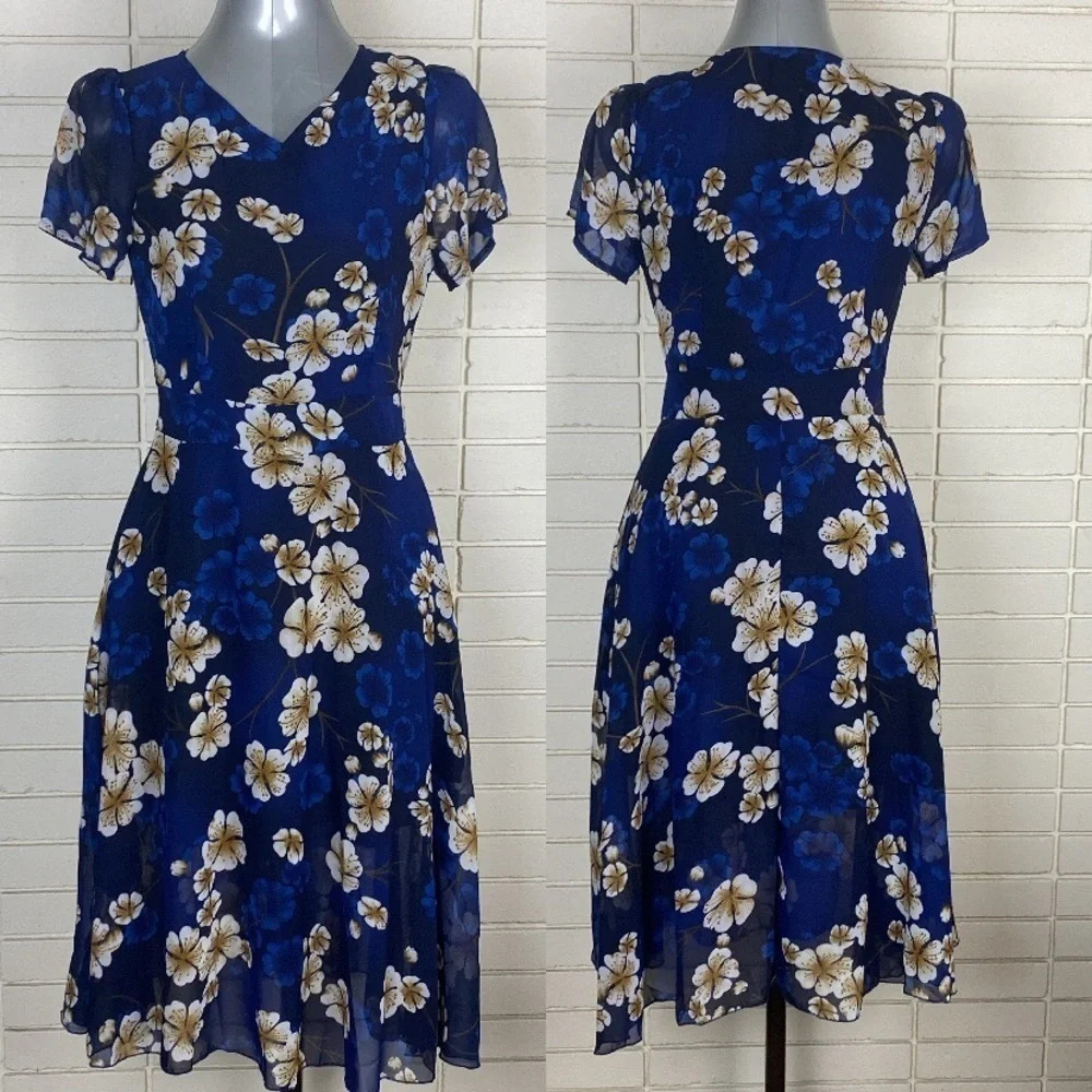 Navy blue floral feminine fitandflare short sleeves V-neck sheer dress sz medium